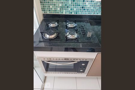 Cozinha de apartamento à venda com 2 quartos, 45m² em Vila Antonieta, São Paulo
