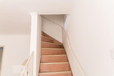 Escadas de casa à venda com 2 quartos, 135m² em Vila Brasilina, São Paulo