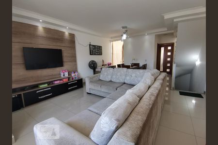 Casa à venda com 148m², 3 quartos e 3 vagas Casa à venda com 148m², 3 quartos e 3 vagasSala