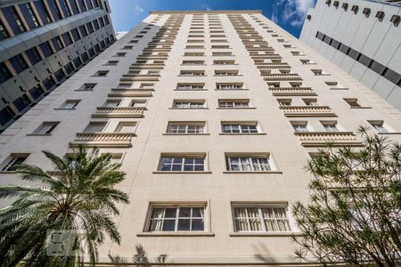 Apartamento para alugar com 115m², 3 quartos e 1 vaga Apartamento para alugar com 115m², 3 quartos e 1 vagaFachada