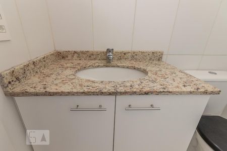 Apartamento à venda com 56m², 2 quartos e 1 vaga Apartamento à venda com 56m², 2 quartos e 1 vagaBanheiro