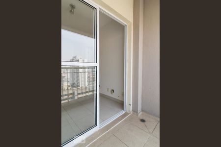 Apartamento para alugar com 55m², 2 quartos e 1 vaga Apartamento para alugar com 55m², 2 quartos e 1 vagaVaranda
