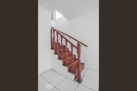 Escada de casa para alugar com 4 quartos, 230m² em Cidade Monções, São Paulo