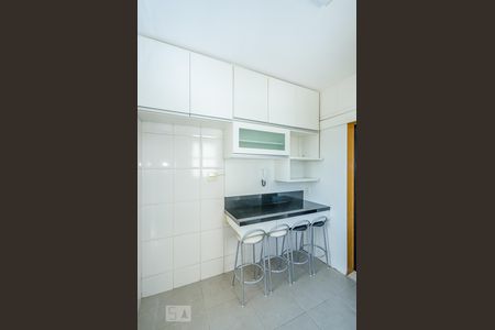 Apartamento para alugar com 104m², 4 quartos e sem vagaCozinha