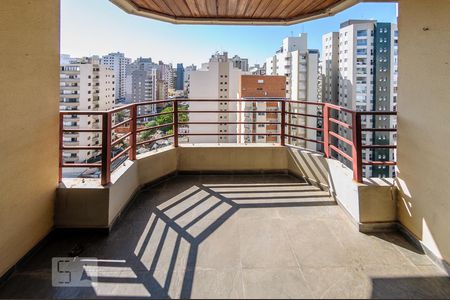 Sacada da Sala de apartamento para alugar com 3 quartos, 188m² em Cambuí, Campinas