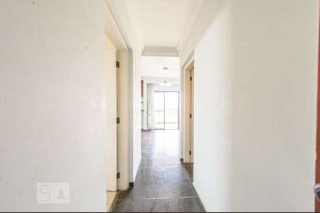 Corredor de Entrada de apartamento para alugar com 3 quartos, 188m² em Cambuí, Campinas
