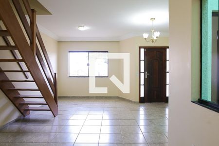 Casa à venda com 3 quartos, 198m² em Bangú, Santo André