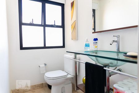 Apartamento para alugar com 167m², 3 quartos e 3 vagasLavabo