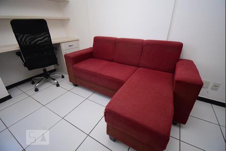 Sala - Sofá de kitnet/studio para alugar com 1 quarto, 26m² em Zona Industrial (guará), Brasília