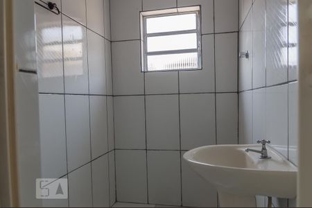 Banheiro de casa para alugar com 1 quarto, 60m² em Conceição, Diadema