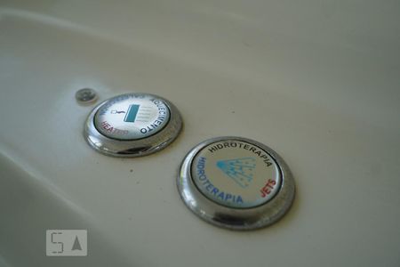 Casa à venda com 130m², 1 quarto e 8 vagas Casa à venda com 130m², 1 quarto e 8 vagasDetalhe