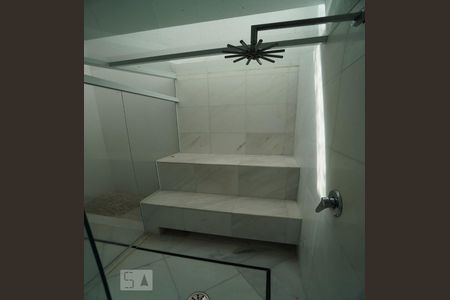 Casa à venda com 130m², 1 quarto e 8 vagas