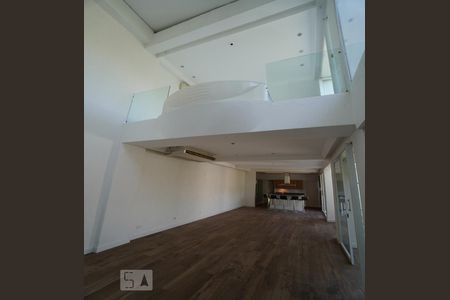 Casa à venda com 130m², 1 quarto e 8 vagas Casa à venda com 130m², 1 quarto e 8 vagasDetalhe Sala