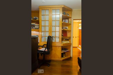 Casa à venda com 550m², 4 quartos e 4 vagasEscritório 1