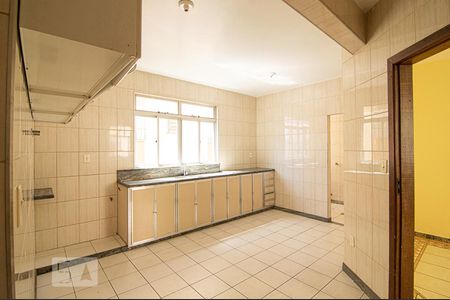 Cozinha de apartamento para alugar com 3 quartos, 90m² em Serrano, Belo Horizonte
