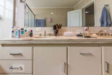 Apartamento à venda com 260m², 4 quartos e 3 vagas Apartamento à venda com 260m², 4 quartos e 3 vagasBanheiro da Suíte Master