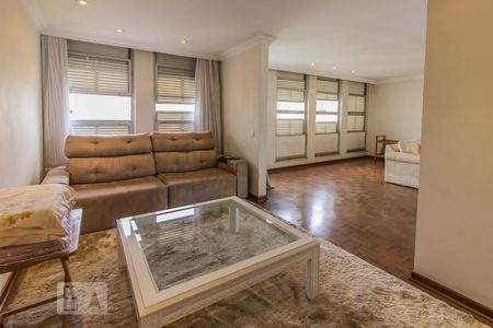 Apartamento à venda com 260m², 4 quartos e 3 vagas Apartamento à venda com 260m², 4 quartos e 3 vagasSala de TV