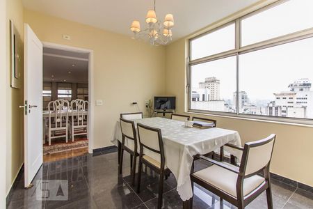 Apartamento à venda com 260m², 4 quartos e 3 vagas Apartamento à venda com 260m², 4 quartos e 3 vagasCopa