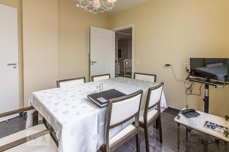 Apartamento à venda com 260m², 4 quartos e 3 vagas Apartamento à venda com 260m², 4 quartos e 3 vagasCopa