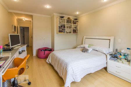 Apartamento à venda com 260m², 4 quartos e 3 vagas Apartamento à venda com 260m², 4 quartos e 3 vagasQuarto 2