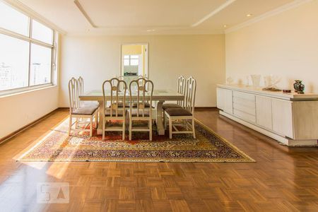 Apartamento à venda com 260m², 4 quartos e 3 vagas Apartamento à venda com 260m², 4 quartos e 3 vagasSala