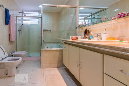 Apartamento à venda com 260m², 4 quartos e 3 vagas Apartamento à venda com 260m², 4 quartos e 3 vagasBanheiro Social