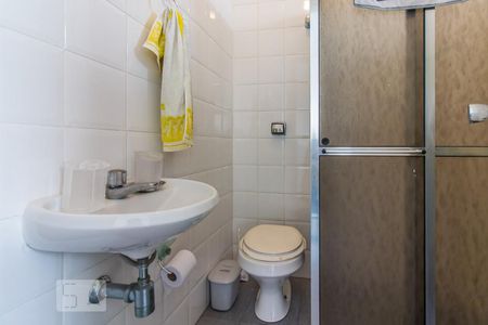 Apartamento à venda com 260m², 4 quartos e 3 vagas Apartamento à venda com 260m², 4 quartos e 3 vagasBanheiro de Serviço