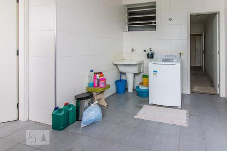 Apartamento à venda com 260m², 4 quartos e 3 vagas Apartamento à venda com 260m², 4 quartos e 3 vagasÁrea de Serviço