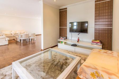 Apartamento à venda com 260m², 4 quartos e 3 vagas Apartamento à venda com 260m², 4 quartos e 3 vagasSala de TV