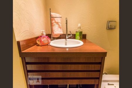 Apartamento à venda com 260m², 4 quartos e 3 vagas Apartamento à venda com 260m², 4 quartos e 3 vagasLavabo