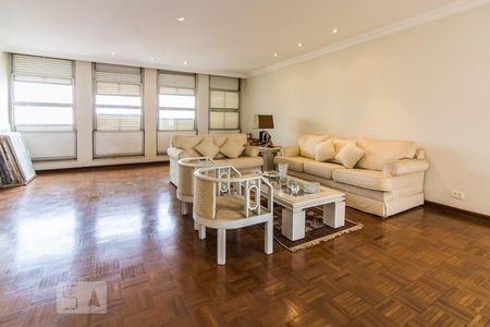 Apartamento à venda com 260m², 4 quartos e 3 vagas Apartamento à venda com 260m², 4 quartos e 3 vagasSala