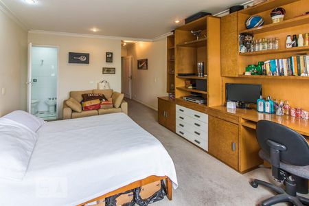 Apartamento à venda com 260m², 4 quartos e 3 vagas Apartamento à venda com 260m², 4 quartos e 3 vagasQuarto 3 - Suíte