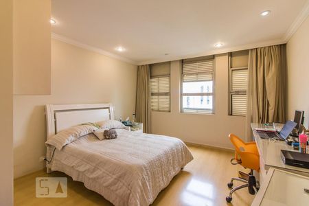 Apartamento à venda com 260m², 4 quartos e 3 vagas Apartamento à venda com 260m², 4 quartos e 3 vagasQuarto 2