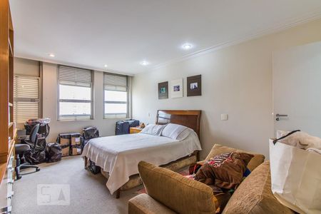 Apartamento à venda com 260m², 4 quartos e 3 vagas Apartamento à venda com 260m², 4 quartos e 3 vagasQuarto 3 - Suíte