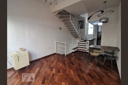 Sala de casa de condomínio para alugar com 2 quartos, 112m² em Real Parque, São Paulo
