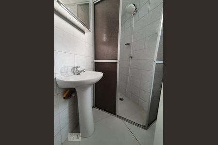 Banheiro de apartamento para alugar com 1 quarto, 40m² em Rebouças, Curitiba