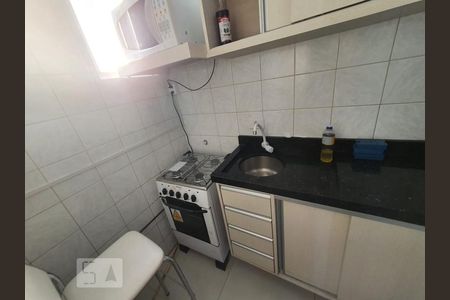 Cozinha de apartamento para alugar com 1 quarto, 40m² em Rebouças, Curitiba