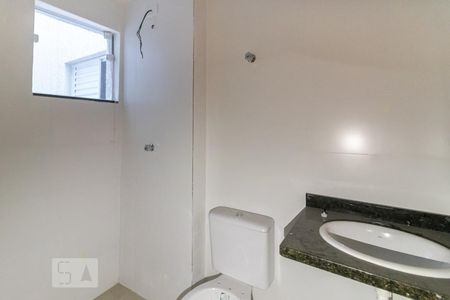Banheiro de apartamento à venda com 2 quartos, 43m² em Parque Boturussu, São Paulo