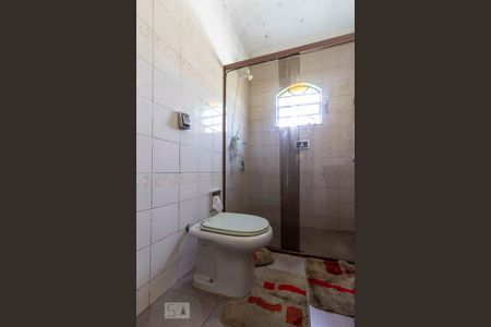 Casa à venda com 250m², 3 quartos e 2 vagasBanheiro Quarto 1 - Suite