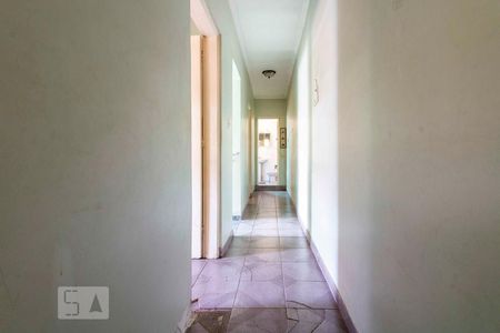 Corredor  de casa à venda com 3 quartos, 250m² em Jardim Penha, São Paulo