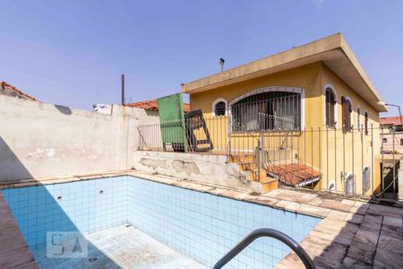 Casa à venda com 250m², 3 quartos e 2 vagasPiscina