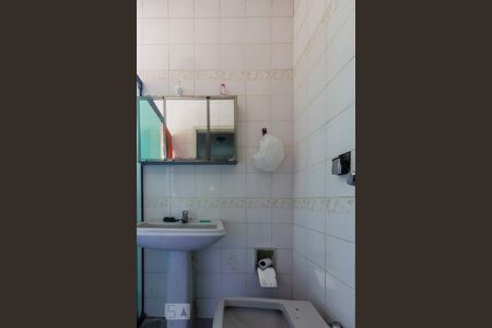 Casa à venda com 250m², 3 quartos e 2 vagasBanheiro Corredor