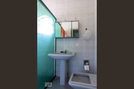 Casa à venda com 250m², 3 quartos e 2 vagasBanheiro Corredor