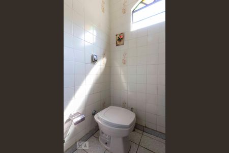 Casa à venda com 250m², 3 quartos e 2 vagasLavabo