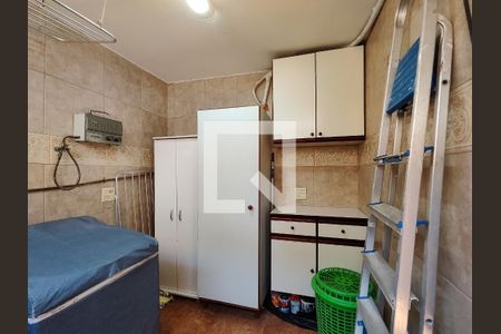 Apartamento à venda com 183m², 3 quartos e 1 vagaÁrea de Serviço