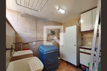 Apartamento à venda com 183m², 3 quartos e 1 vagaÁrea de Serviço