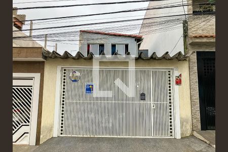Casa à venda com 160m², 2 quartos e 2 vagas Casa à venda com 160m², 2 quartos e 2 vagasFachada