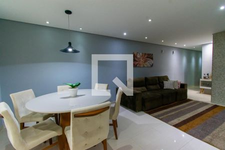 Casa à venda com 160m², 2 quartos e 2 vagas Casa à venda com 160m², 2 quartos e 2 vagasSala de Jantar