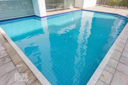 Apartamento à venda com 127m², 2 quartos e 2 vagasPiscina