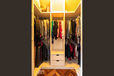 Apartamento para alugar com 110m², 3 quartos e 2 vagasCloset Suíte 1